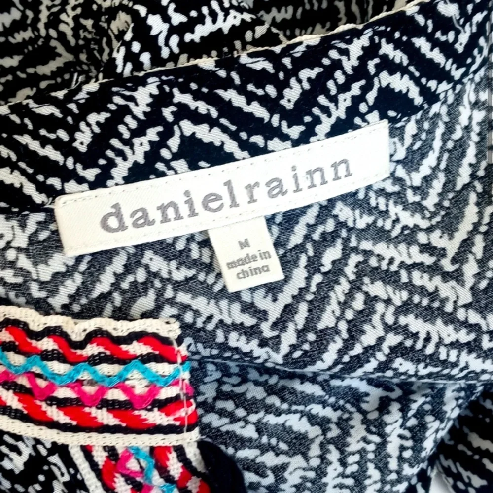 Daniel Rainn Women’s Rayon Bohemian Tribal Print 3/4 Sleeve V Neck Blouse M - Picture 2 of 16